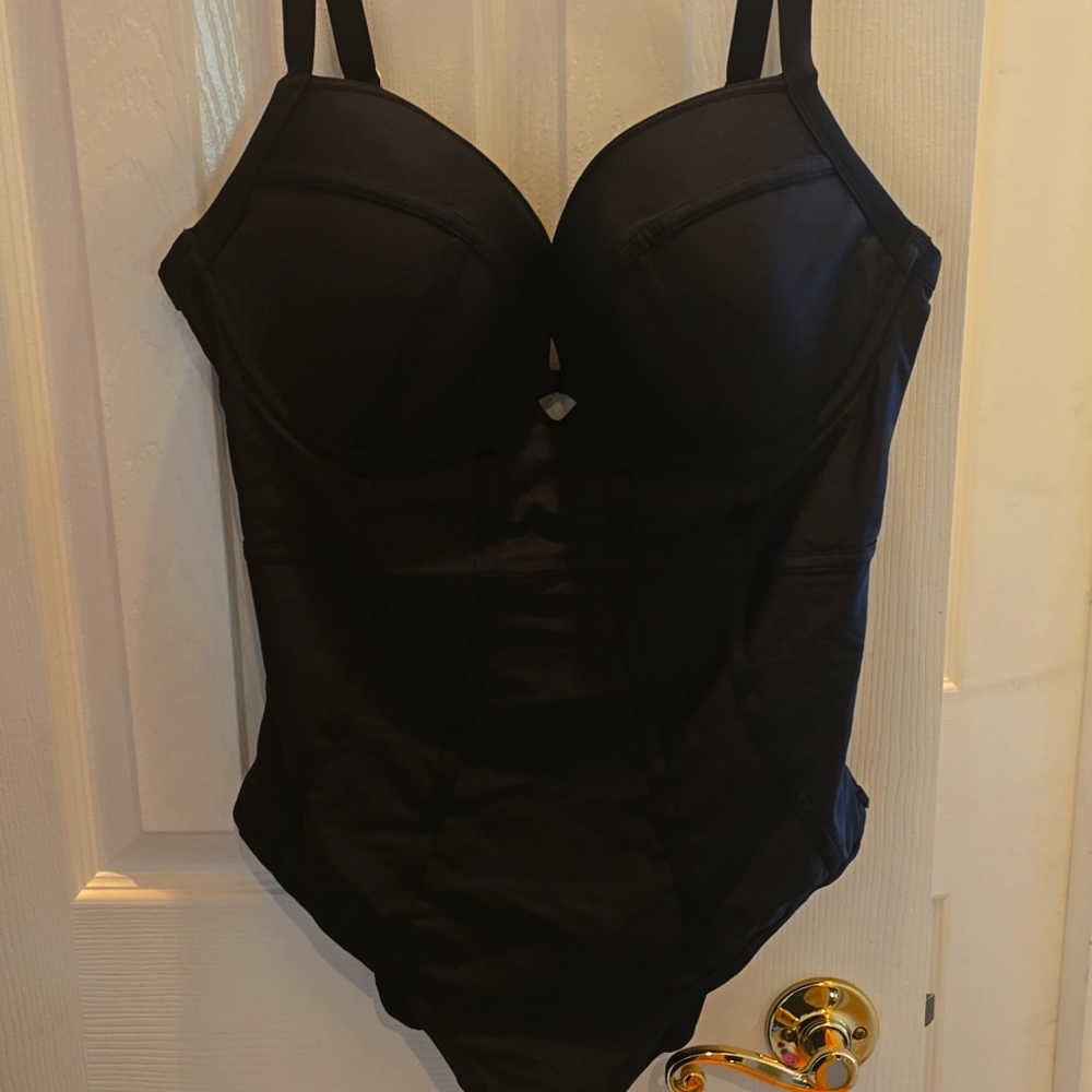 City chic black underwire size XS plus size 14